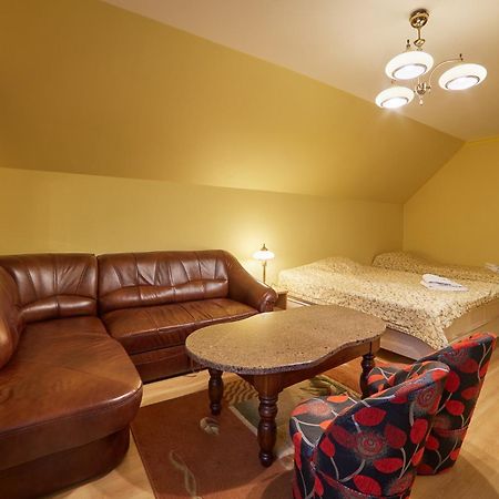 Hotel Majątek Giże Marczak Olecko Zewnętrze zdjęcie